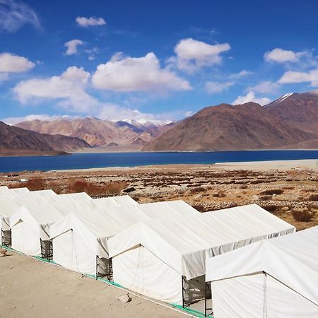 ホテル Camp Redstart レー エクステリア 写真