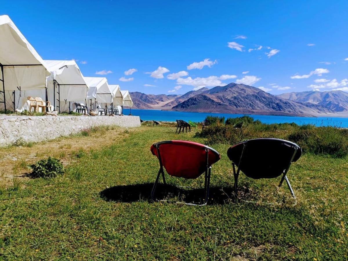 ホテル Camp Redstart レー エクステリア 写真