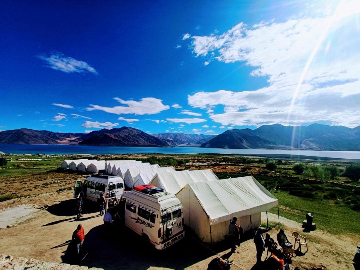 ホテル Camp Redstart レー エクステリア 写真